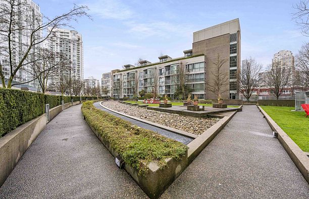 1708 1008 Cambie Street Yaletown