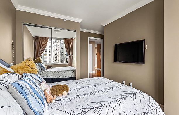1605 1383 Marinaside Crescent Yaletown