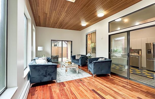 2236 W 18th Avenue Arbutus