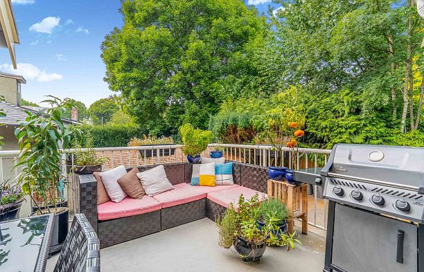 4 2535 W 6th Avenue Kitsilano