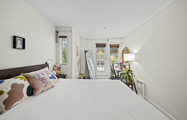 1868 W 8th Avenue Kitsilano