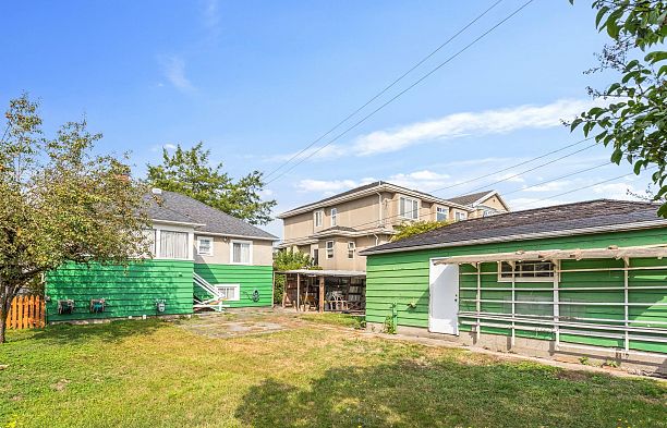 5670 Columbia Street Cambie