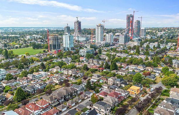 5670 Columbia Street Cambie