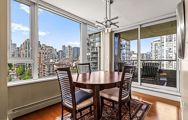 1605 1383 Marinaside Crescent Yaletown