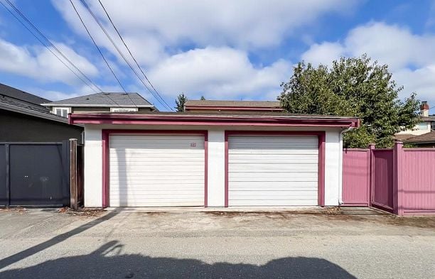 2236 W 18th Avenue Arbutus