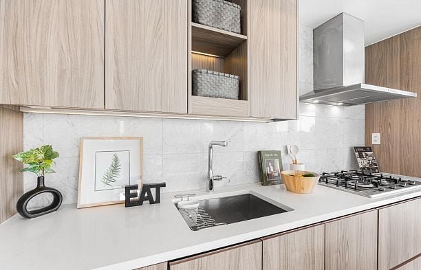 1585 87 Nelson Street Yaletown
