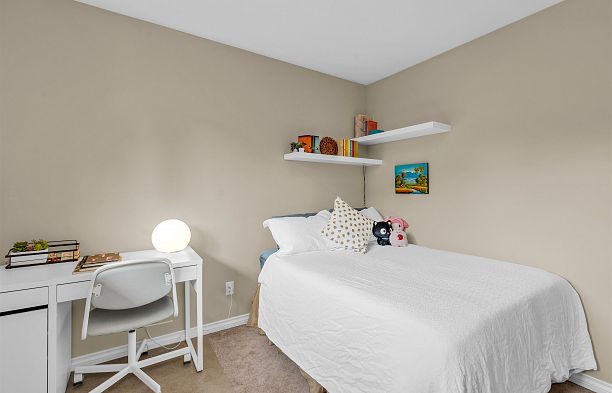 4 2535 W 6th Avenue Kitsilano