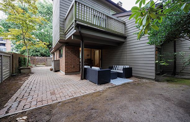 4042 Yew Street Quilchena