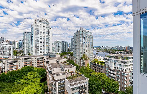 1605 1383 Marinaside Crescent Yaletown