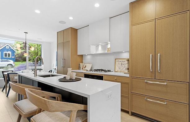 555 W 26th Avenue Cambie