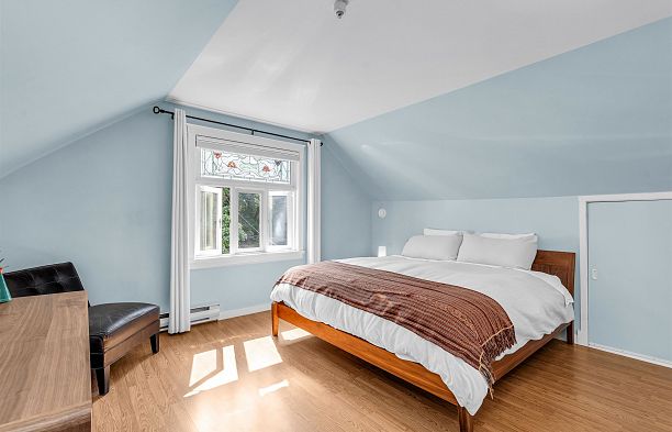 4 2535 W 6th Avenue Kitsilano