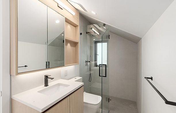 2 3186 W 11th Avenue Kitsilano