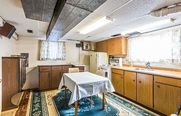 5670 Columbia Street Cambie