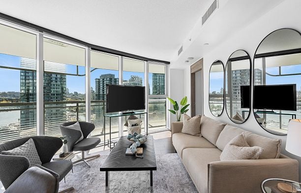 1585 87 Nelson Street Yaletown