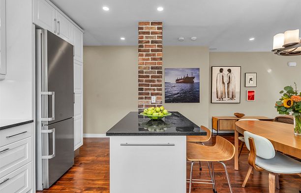 4 2535 W 6th Avenue Kitsilano