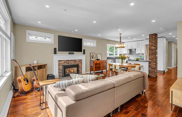 4 2535 W 6th Avenue Kitsilano