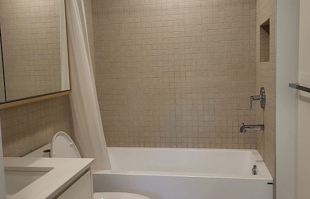 922 W 49th Avenue South Cambie