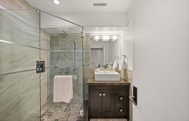 4005 Vine Street Quilchena