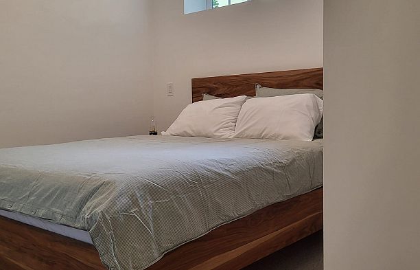 922 W 49th Avenue South Cambie