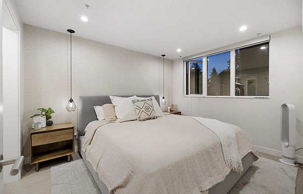 211 1961 Collingwood Street Kitsilano
