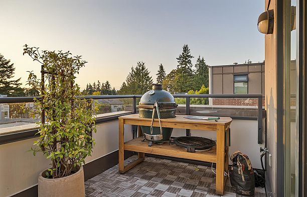 211 1961 Collingwood Street Kitsilano