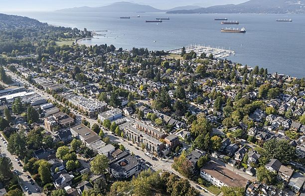 211 1961 Collingwood Street Kitsilano
