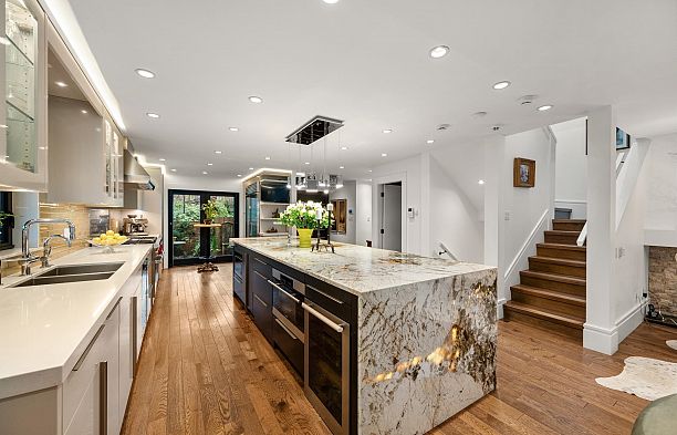 4005 Vine Street Quilchena