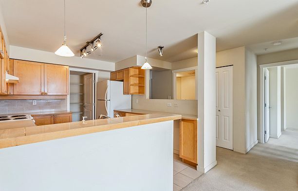 303 3580 W 41st Avenue Southlands