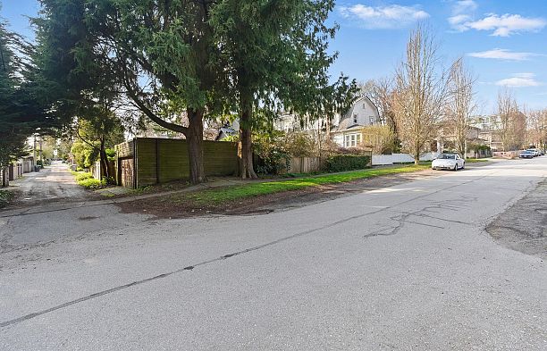 3506 W 42nd Avenue Southlands