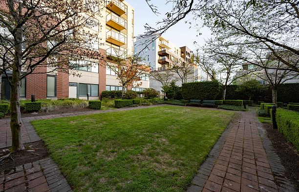 603 538 W 45th Avenue Oakridge VW