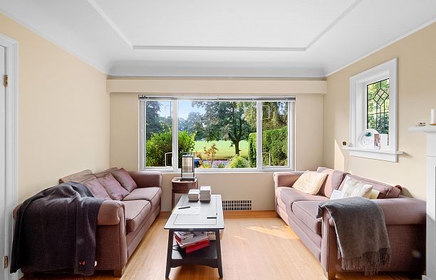 3247 W 30th Avenue MacKenzie Heights