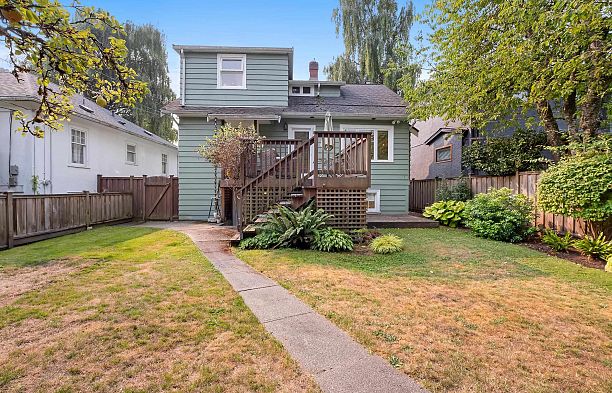 3247 W 30th Avenue MacKenzie Heights