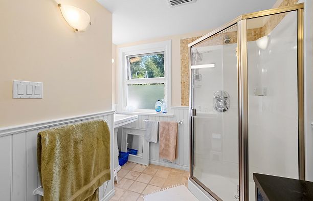 3247 W 30th Avenue MacKenzie Heights