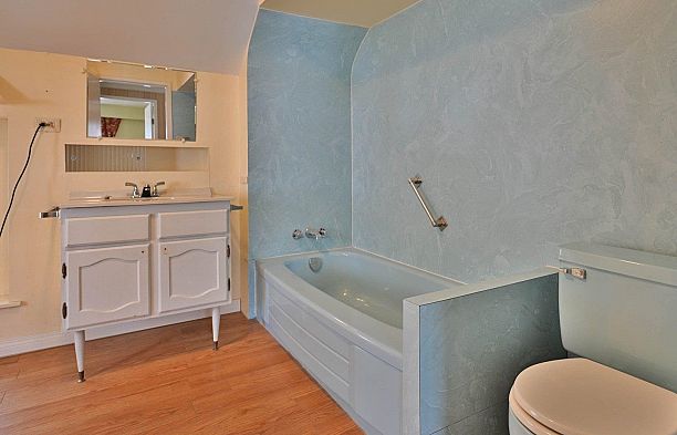 2720 W 24th Avenue Arbutus