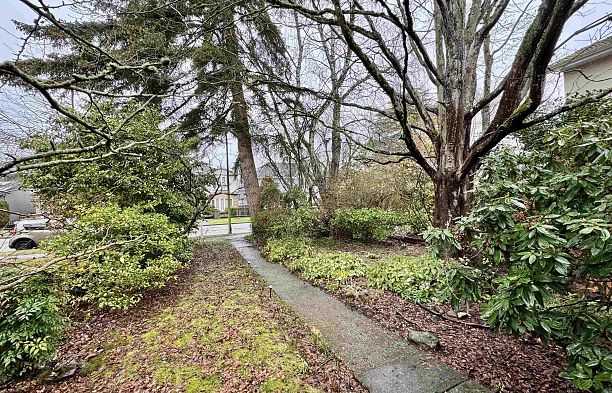 2720 W 24th Avenue Arbutus