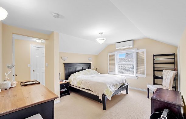 3247 W 30th Avenue MacKenzie Heights