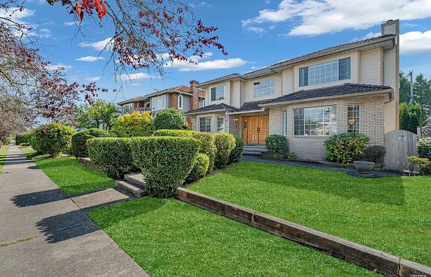 426 W 44th Avenue Oakridge VW