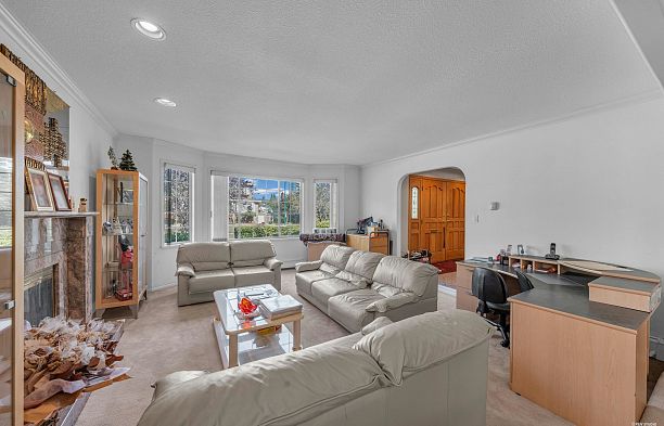 426 W 44th Avenue Oakridge VW