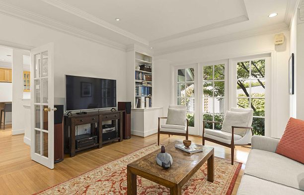 2527 W 37th Avenue MacKenzie Heights