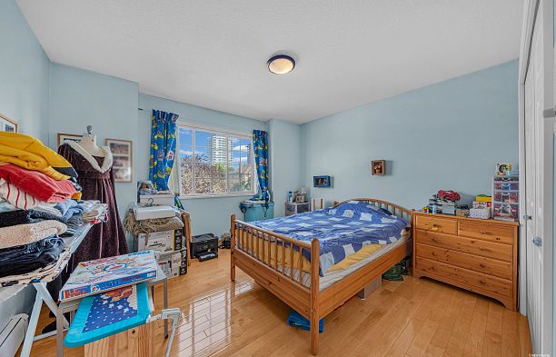 426 W 44th Avenue Oakridge VW