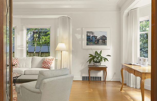 2527 W 37th Avenue MacKenzie Heights