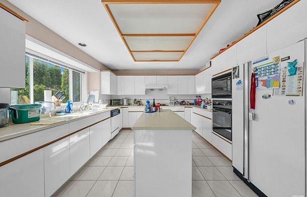 426 W 44th Avenue Oakridge VW
