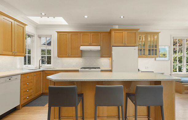 2527 W 37th Avenue MacKenzie Heights