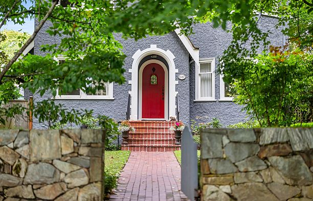 2527 W 37th Avenue MacKenzie Heights