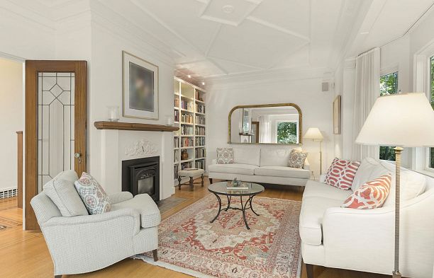 2527 W 37th Avenue MacKenzie Heights