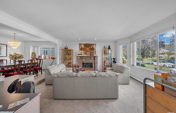 426 W 44th Avenue Oakridge VW