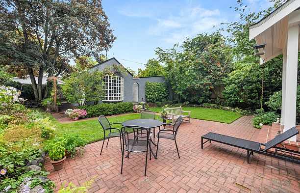 2527 W 37th Avenue MacKenzie Heights