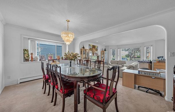 426 W 44th Avenue Oakridge VW