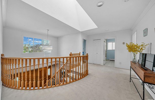 426 W 44th Avenue Oakridge VW