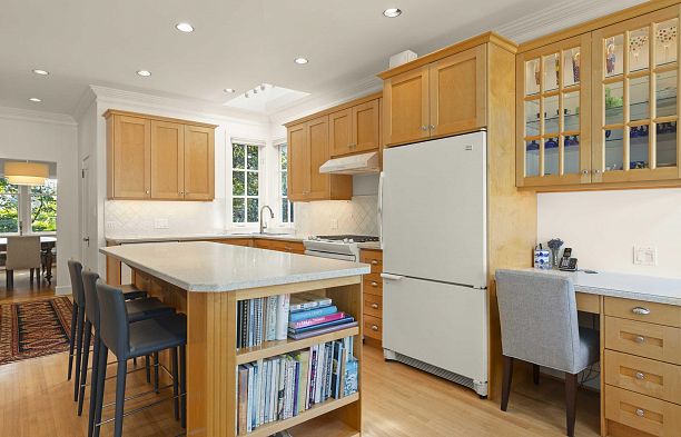 2527 W 37th Avenue MacKenzie Heights